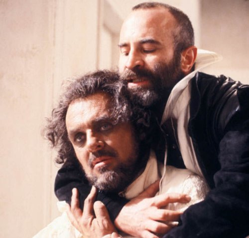 Anthony Hopkins and Bob Hoskins in Othello