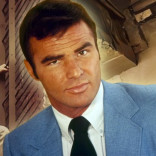 Dan August