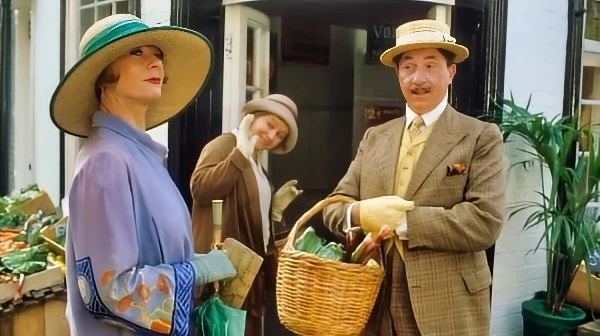 Mapp and Lucia