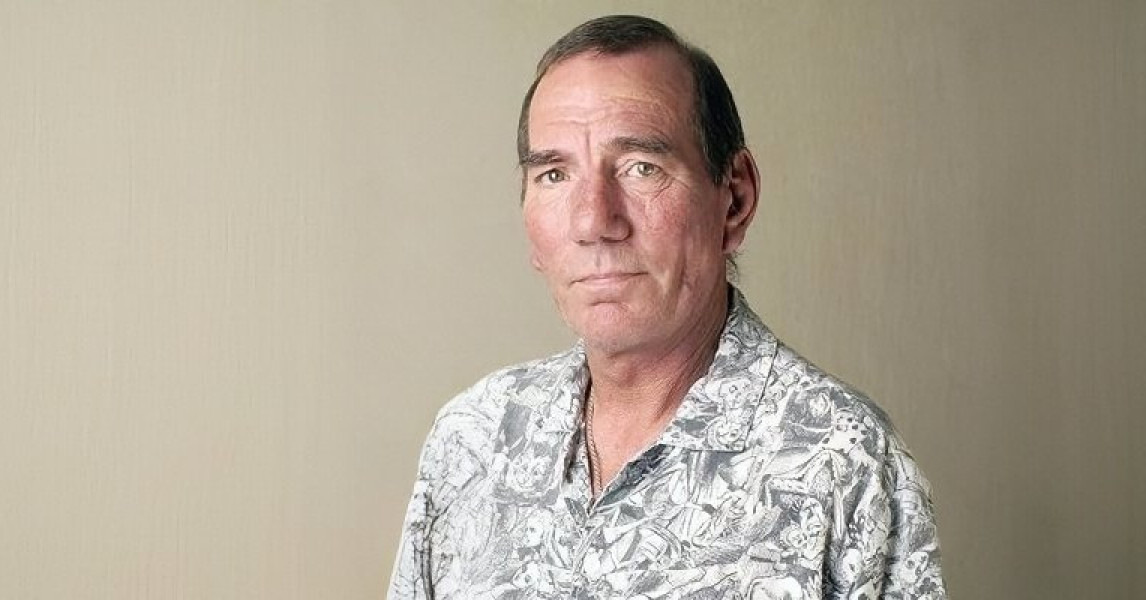 pete_postlethwaite_header.jpg
